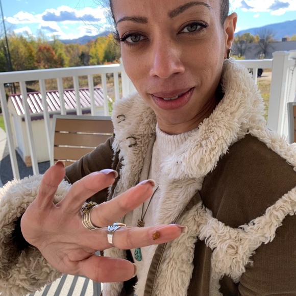 Meet your Posher, Joelle - Picture 5 of 10